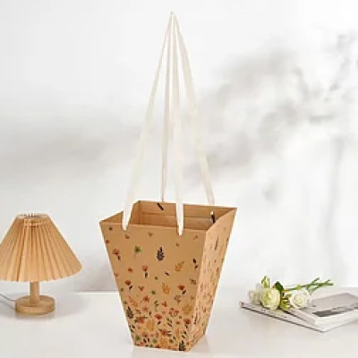 Пакет с ручками лентами 24,5*13*30см Пакет с ручками лентами 24,5*13*30см