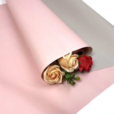 Упак.материал флористическая пленка "Лепестки роз" Розовый/Бежевый 58см*10м